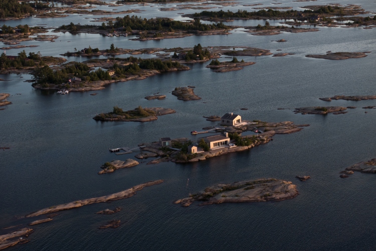 whistling-wind-island-oaza-mira-usred-divlje-kanadske-prirode-18