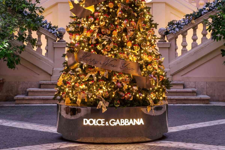 hotel-de-russie-i-dolcegabbana-osvetljavaju-srce-rima-ove-praznicne-sezone-8