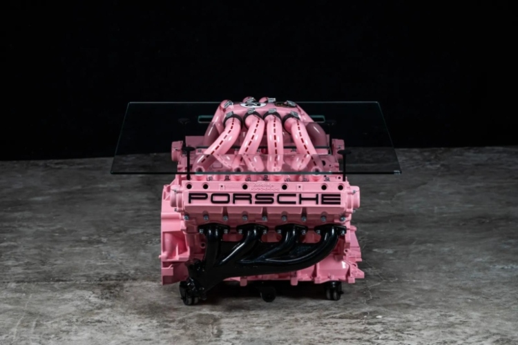 porsche-pink-pig-motor-postaje-unikatni-sto-za-kafu-1