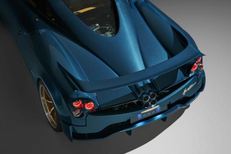 pagani-huayra-epitome-jedinstveni-superautomobil-sa-rucnim-menjacem-6