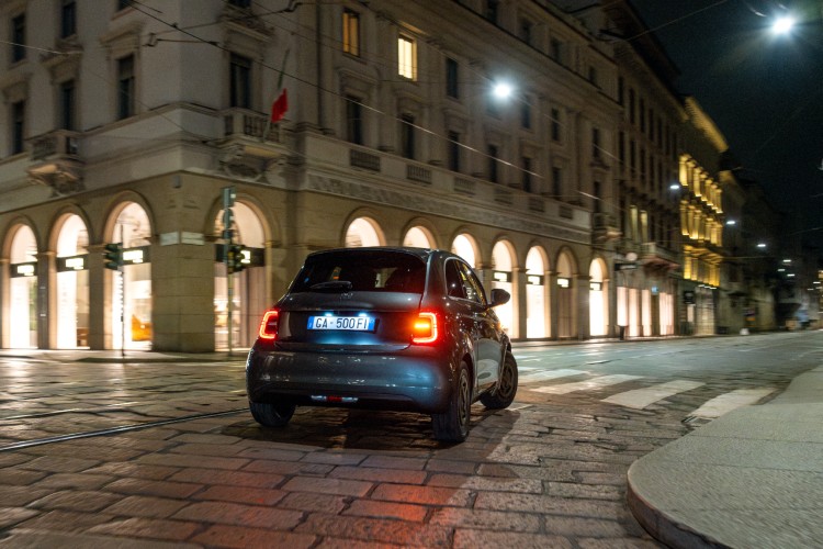 fiat-500e-giorgio-armani-2