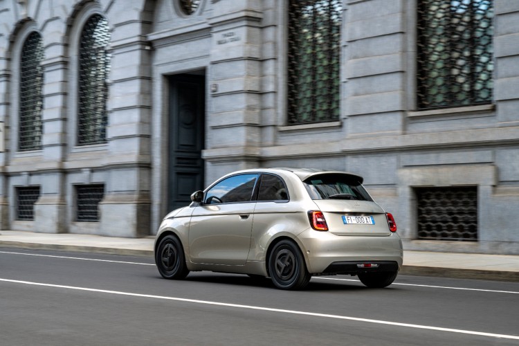 fiat-500e-giorgio-armani-15