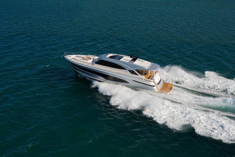 riviera-6800-sport-yacht-6