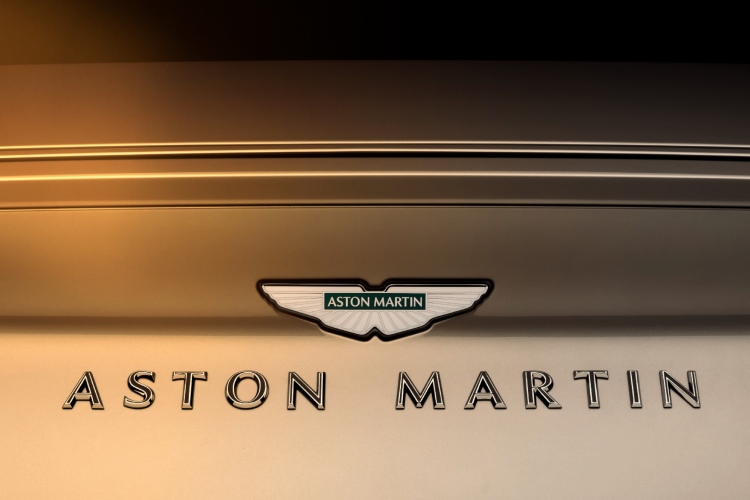 aston-martin-db12-goldfinger-edition-9