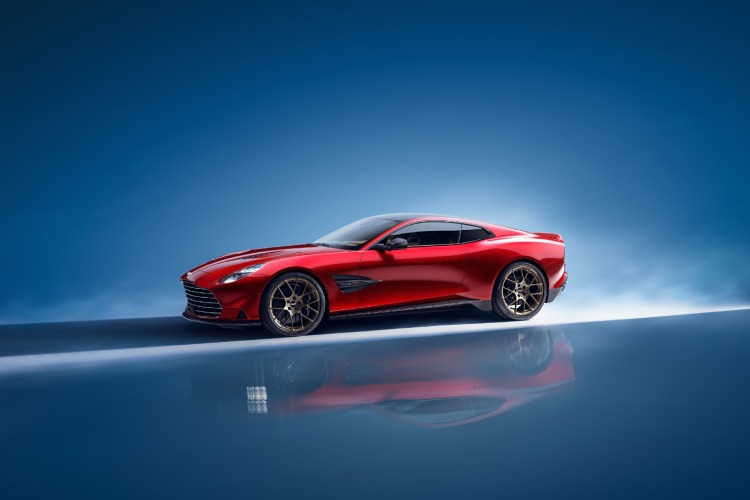 aston-martin-vanquish-7