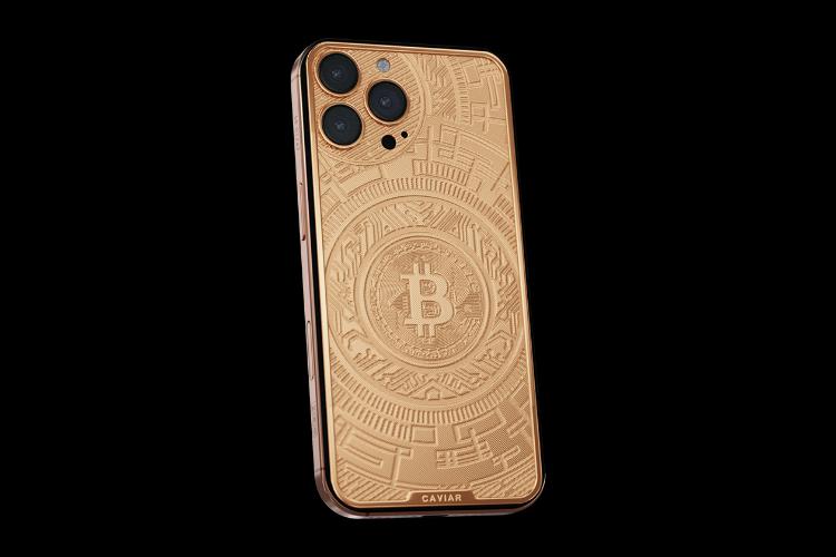 caviar-poklanja-trampu-iphone-16-pro-sa-bitcoin-12