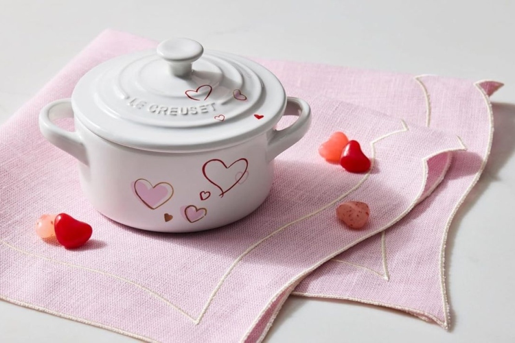 le-creuset-slavi-ljubav-novom-mon-coeur-kolekcijom-za-dan-zaljubljenih-3