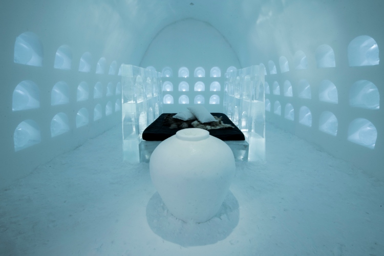 svedski-icehotel-zamrznuto-umetnicko-remek-delo-inspirisano-prirodom-21