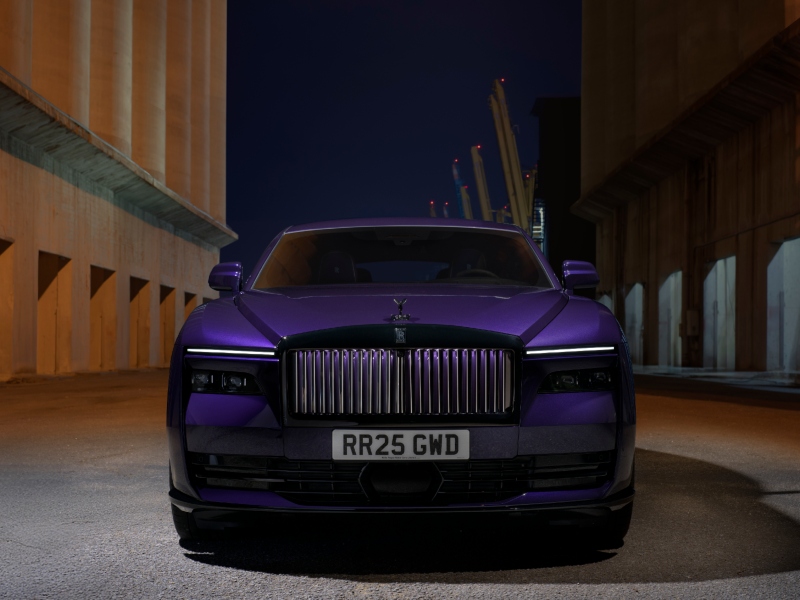 Rolls-Royce predstavlja Black Badge Spectre: Osnaženi alter ego