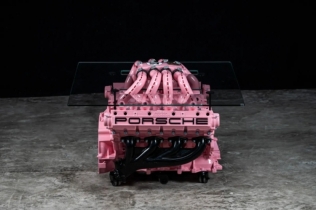 Porsche "Pink Pig" motor postaje unikatni sto za kafu