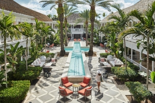 Jacquemus preuzima legendarne bazene u Four Seasons Resortu na Bahamima