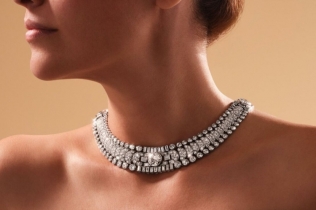 Van Cleef & Arpels sto godina stara ogrlica probila očekivanja na Sotheby's aukciji