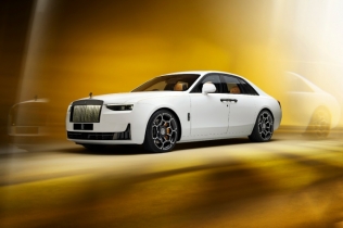 Rolls-Royce predstavlja Black Badge Ghost Series II: Odvažna i moćna nova kreacija