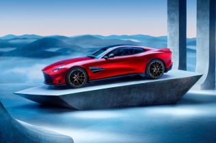 Aston Martin Vanquish se vraća sa neuporedivom snagom i preciznošću