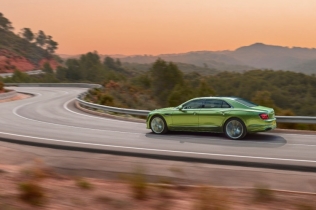 Novi Flying Spur je najmoćnija Bentley limuzina ikada