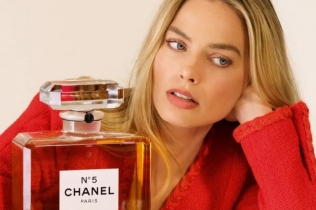 Margo Robi je novo lice legendarnog Chanel N°5 parfema