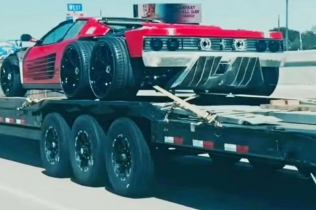 Samo u Teksasu: Ferrari Testarossa 6×6 koja izgleda kao nešto iz najluđih snova