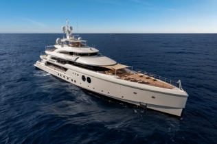 Benetti M/Y Kasper 7: Mega-Vila dizajnirana za beskrajne horizonte