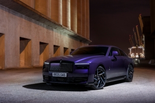 Rolls-Royce predstavlja Black Badge Spectre: Osnaženi alter ego