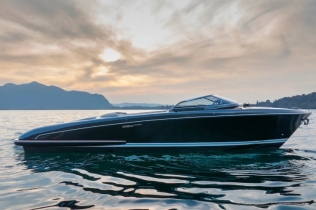 Riva Iseo Super – ultimativna luksuzna sportska motorna jahta